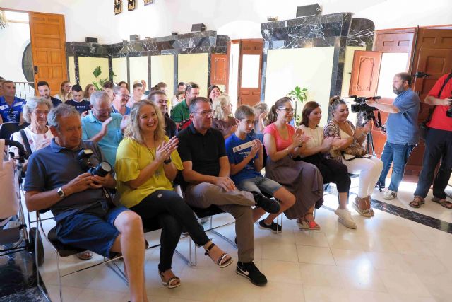 Abel Torreblanca recibe el reconocimiento de la Concejalía de Deportes tras su participación en el Campeonato del Mundo Júnior de Atletismo Paralímpico - 5, Foto 5