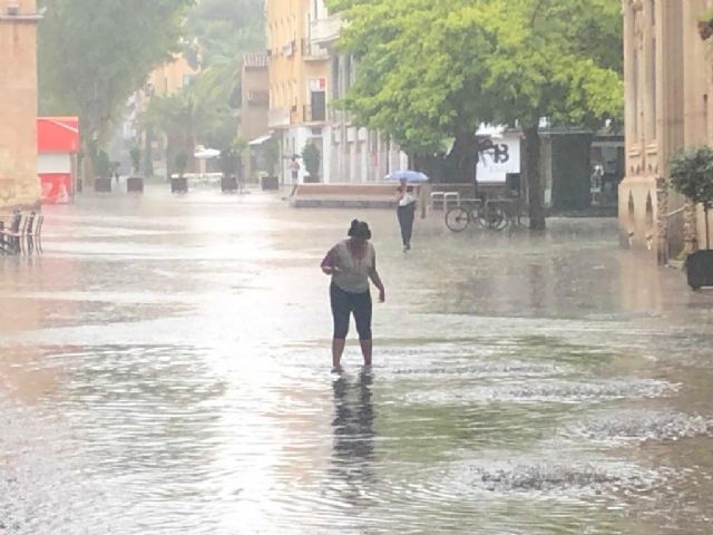 El aviso naranja por fuertes lluvias se mantiene hasta las 20.00 horas de hoy - 2, Foto 2