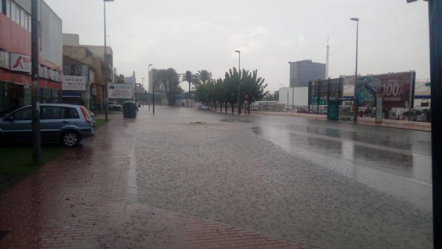 El aviso naranja por fuertes lluvias se mantiene hasta las 20.00 horas de hoy - 4, Foto 4