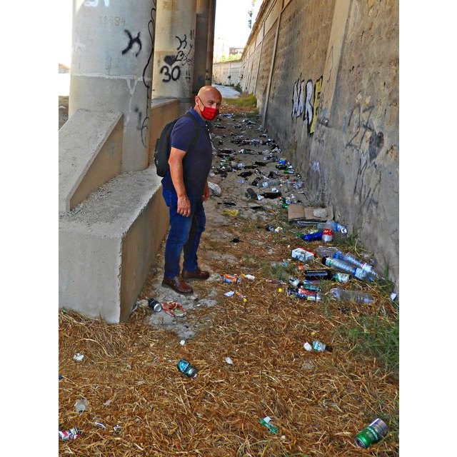 Miles de botellas se acumulan en el cauce urbano del Guadalentín a su paso por Lorca - 3, Foto 3