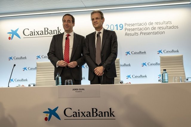 Jordi Gual, presidente de CaixaBank, y Gonzalo Gortázar, consejero delegado de la entidad, Foto 1