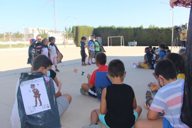 La alcaldesa visita la Escuelas de verano municipal que se ha desarrollado en Los Antolinos y Los Pinos - 1, Foto 1