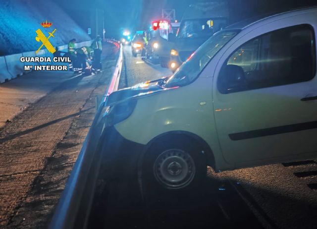 La Guardia Civil investiga a un conductor que provoc� un accidente cuando circulaba en sentido contrario bajo los efectos del alcohol