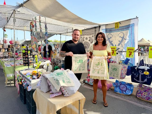 El Ayuntamiento de Lorca pone en marcha una campa�a de promoci�n del mercado semanal de los jueves a trav�s de la entrega gratuita de bolsas de la compra sostenibles