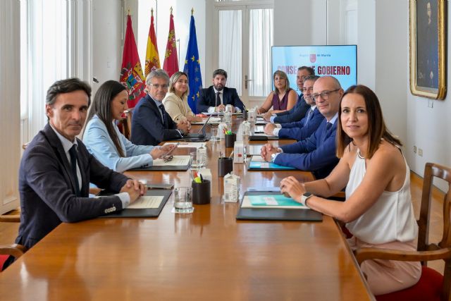 López Miras exige al Gobierno que active todos los medios necesarios, incluidos los militares para frenar el descontrol en las costas de la Región - 3, Foto 3