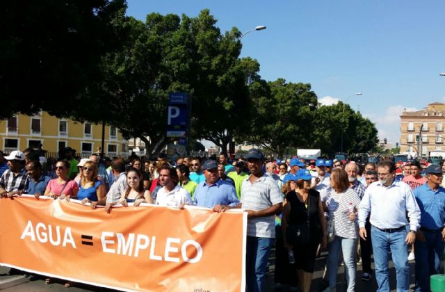 El PSOE aúna sus fuerzas junto a los regantes para exigir agua para los campos de Lorca y de la Región - 1, Foto 1