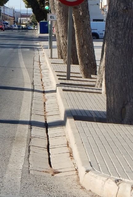 Ciudadanos denuncia que la obstrucción de las canaletas de la N-301 a su paso por El Albujón anega las viviendas adyacentes - 2, Foto 2