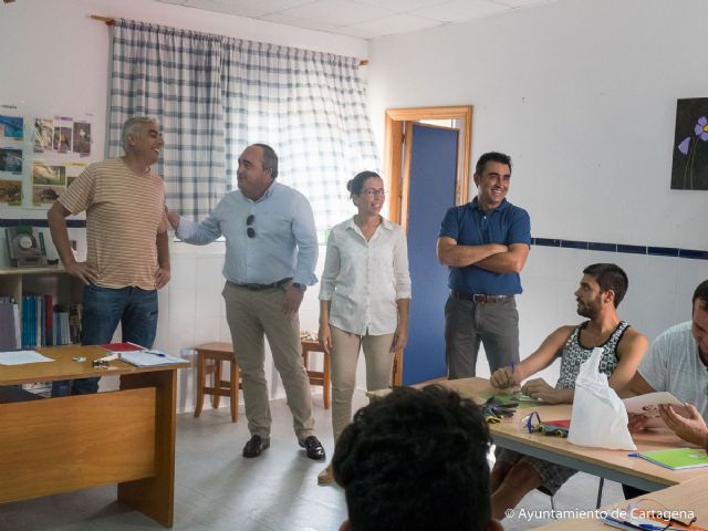 El programa de Barrios de la ADLE rehabilita las instalaciones de la Botica del Libro en Lo Campano - 4, Foto 4