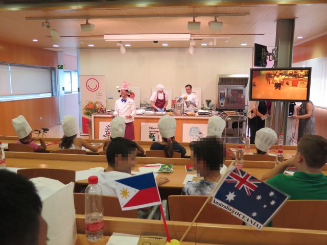 La Comunidad celebra el Día Mundial del Turismo con un recorrido por la gastronomía del mundo y una jornada sobre cicloturismo - 1, Foto 1