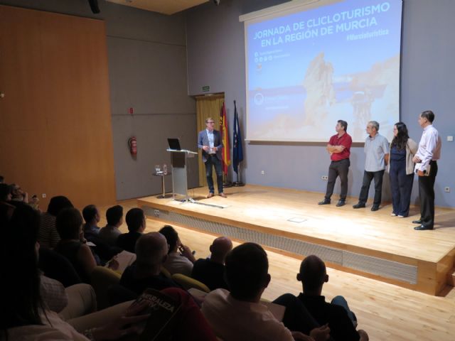 La Comunidad celebra el Día Mundial del Turismo con un recorrido por la gastronomía del mundo y una jornada sobre cicloturismo - 2, Foto 2