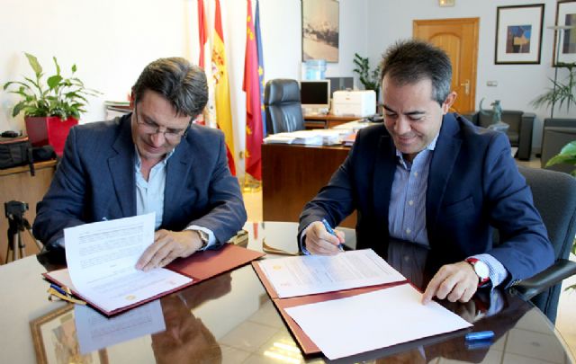 El Ayuntamiento de Lorquí y Autobuses LAT renuevan sus bonos sociales - 1, Foto 1