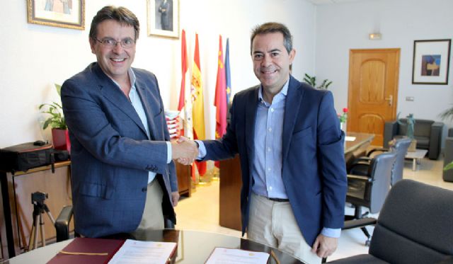 El Ayuntamiento de Lorquí y Autobuses LAT renuevan sus bonos sociales - 2, Foto 2