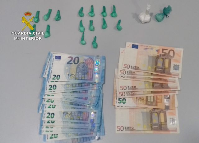 La Guardia Civil desmantela en Pliego un activo punto de venta de droga - 1, Foto 1