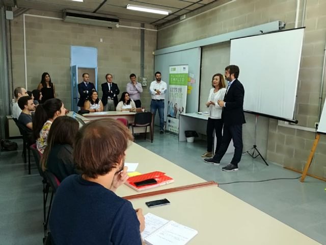 Jóvenes arquitectos aprenden con el SEF a realizar proyectos de edificación con el programa de modelado más demandado por las empresas - 1, Foto 1