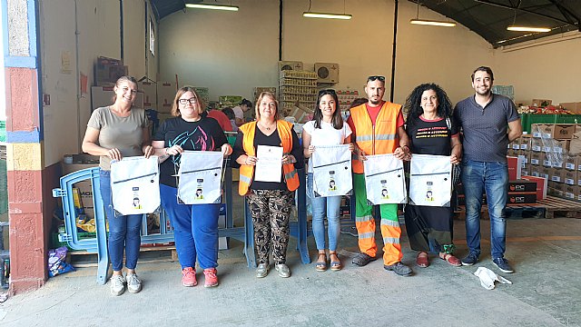 Éxito rotundo de la campaña solidaria de Looije con los afectados por la DANA en Los Alcázares - 1, Foto 1