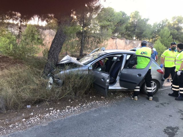Heridos de un accidente de trfico en Alhama de Murcia, Foto 1