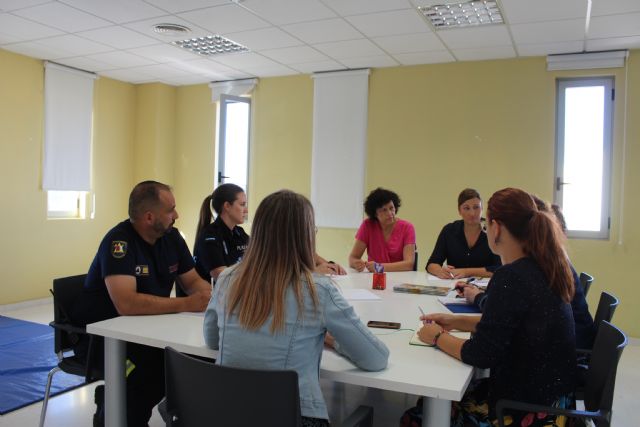 El Ayuntamiento celebra una reunión de coordinación del Punto Violeta con Policía Local, Protección Civil, FOML y el CAVI de cara a las Fiestas Patronales - 3, Foto 3