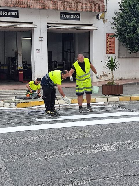 Comienzan los trabajos de repintado de señalización vial en Puerto Lumbreras y pedanías - 3, Foto 3