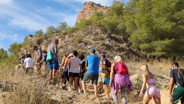 Un total de 321 personas participan en la ruta de senderismo circular al Cejo de los Enamorados dentro de los 47� JDG