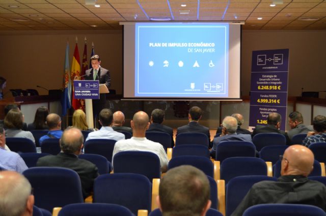 La bajada de impuestos abandera el Plan de Impulso Económico de San Javier presentado anoche al sector económico del municipio - 2, Foto 2