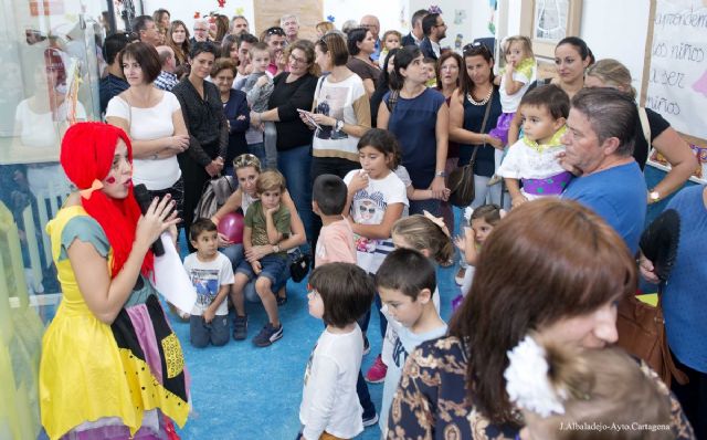 Cuentacuentos y música amenizaron la inauguración del curso de la Escuela Infantil de Pozo Estrecho - 3, Foto 3