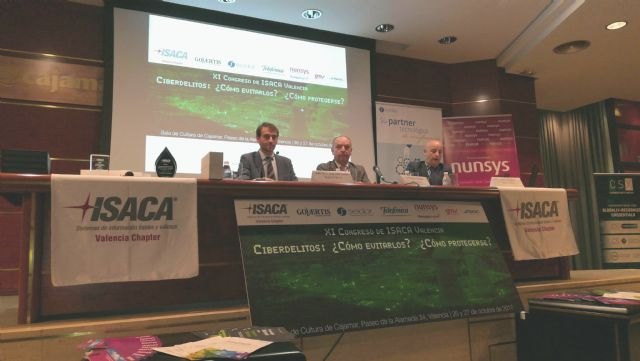 La Comunidad trabaja en la implantación de un alto nivel de seguridad en redes y servicios informáticos - 1, Foto 1