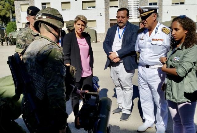 El Gobierno regional destaca el papel de las Fuerzas Armadas en la defensa del Estado de Derecho, la democracia y la Constitución - 2, Foto 2