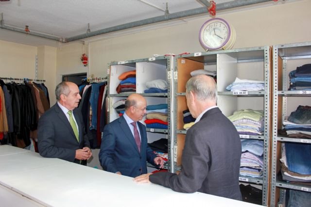 La Comunidad suscribe un convenio con Jesús Abandonado para fomentar el voluntariado entre el personal de la Administración - 1, Foto 1