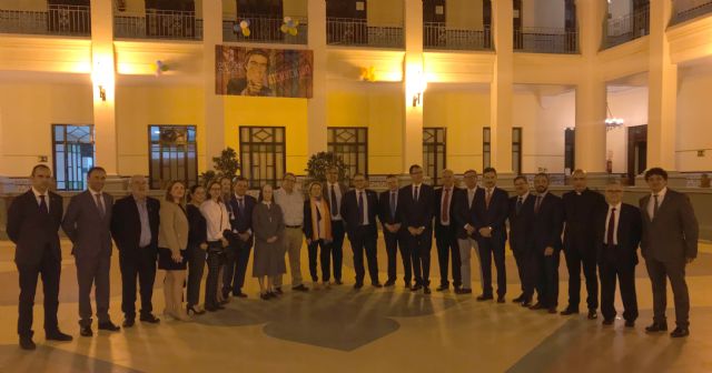 La consejera de Educación recibe la insignia de plata en los Premios a la libertad de enseñanza otorgados por Concapa - 1, Foto 1