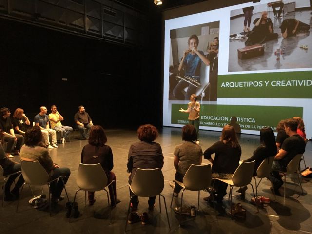 Medio centenar de docentes de la Región aprenden en el Centro Párraga a fomentar la creatividad con 'Soundpainting' - 1, Foto 1