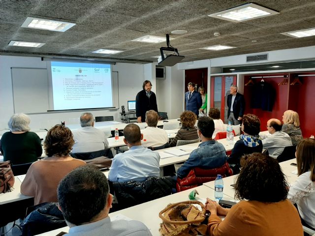 Dependiente de comercio, la profesión más demandada por los usuarios que se registran en el SEF - 1, Foto 1