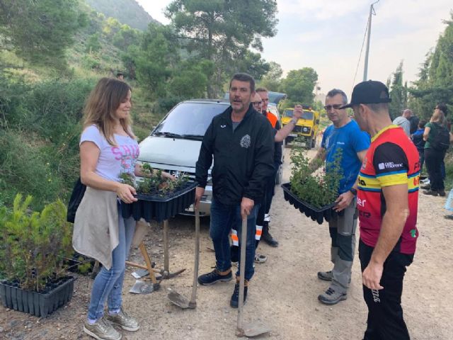 El Paraje de El Bollo de Torreagüera cuenta desde hoy con 150 nuevos árboles - 1, Foto 1