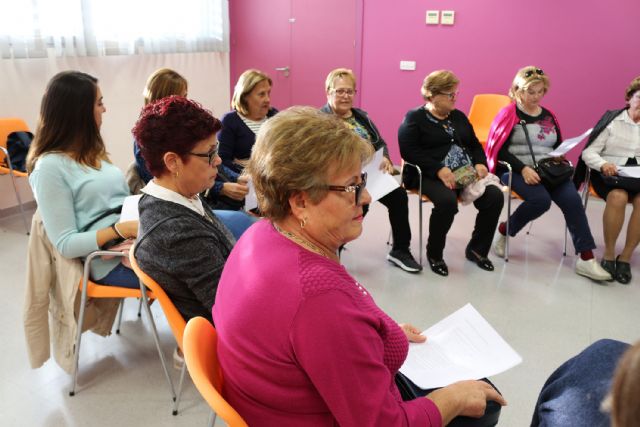 Los cuidadores de personas mayores y/o dependientes reciben formación gratuita en Las Torres de Cotillas - 2, Foto 2