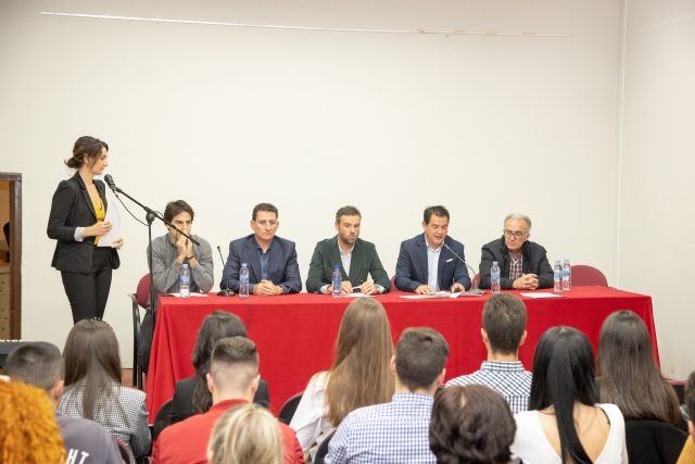 El Ayuntamiento de Caravaca premia la trayectoria de los estudiantes con mejores expedientes en los 'Premios Extraordinarios de Educación' - 4, Foto 4