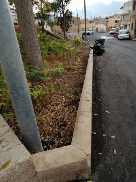El Ayuntamiento contrata a siete personas para mantenimiento de señalización vial y limpieza de zonas perimetrales - 1, Foto 1