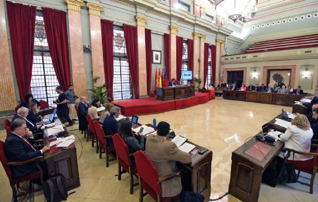 El Pleno municipal aprueba de forma inicial la ordenanza del taxi - 1, Foto 1
