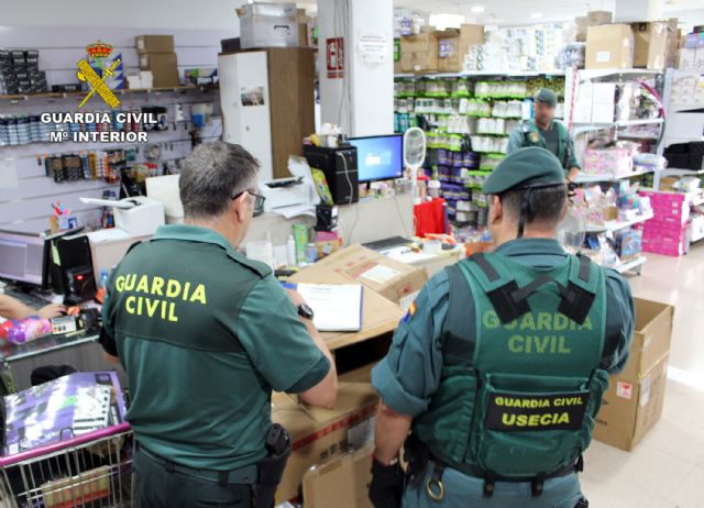 La Guardia Civil investiga a siete personas por vender productos falsificados en Murcia y el Alto Guadalentín - 1, Foto 1