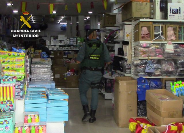 La Guardia Civil investiga a siete personas por vender productos falsificados en Murcia y el Alto Guadalentín - 3, Foto 3