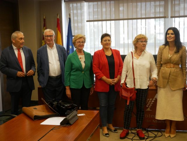 El PP destaca el firme compromiso del Gobierno regional en la prevención y atención del maltrato infantil - 1, Foto 1