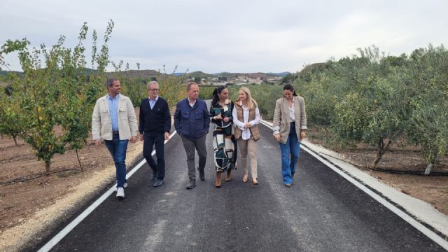 La Comunidad concluye las obras de mejora de la accesibilidad y seguridad del camino rural de la Fuente de Juan González en Cehegín - 1, Foto 1