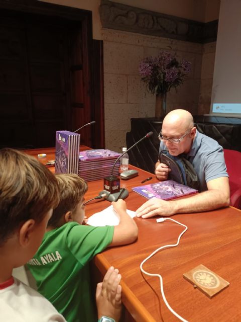 Aterriza en la península la saga ´Isaco y sus aventuras´, el cómic que da a conocer el mundo indígena canario a través de un poblado prehispánico milenario - 2, Foto 2