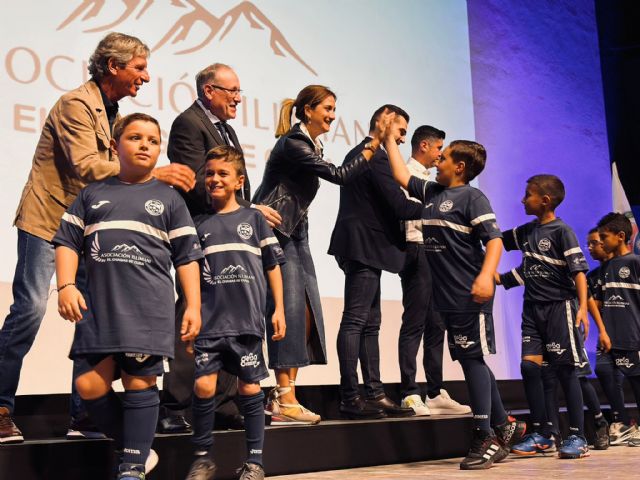 Archena presenta a lo grande a sus equipos de fútbol en el Cine de Verano - 1, Foto 1