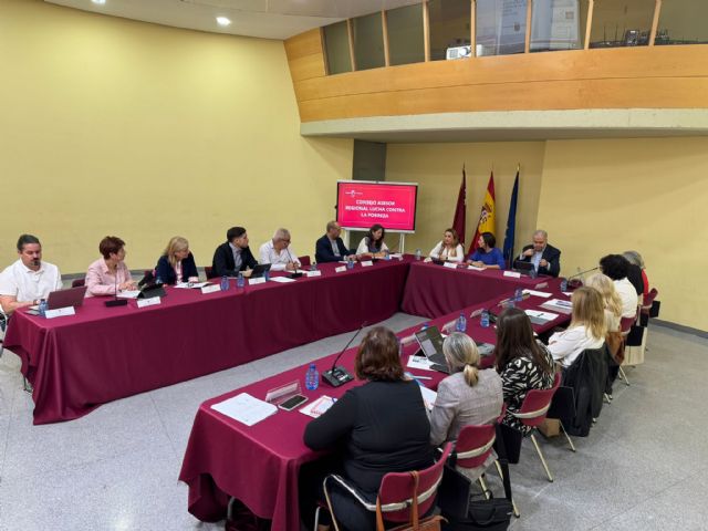 Política Social avanza en la tramitación de la I Estrategia Regional de Lucha contra la Pobreza con su ratificación en la Comisión Rectora - 1, Foto 1