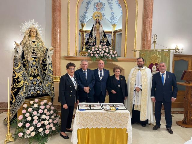 Las Vírgenes de los Desamparados y de los Dolores y la Soledad ya son `hermanas´ - 2, Foto 2