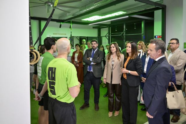 L�pez Miras visita el nuevo gimnasio de Never Surrender para pacientes oncol�gicos, Foto 2
