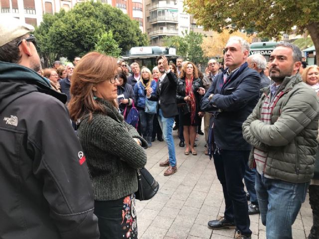 Cientos de personas disfrutan de la primera edición del programa 'Lectura Street' del Ayuntamiento de Murcia - 1, Foto 1