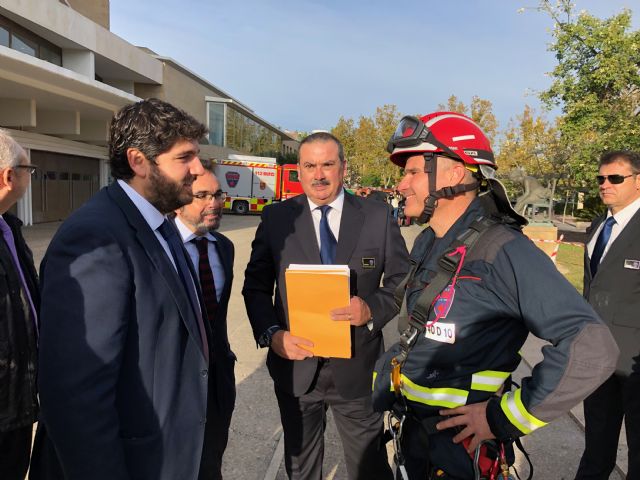 López Miras ensalza los 25 años de servicio a los demás del Consorcio de Extinción de Incendios y Salvamento de la Región - 4, Foto 4