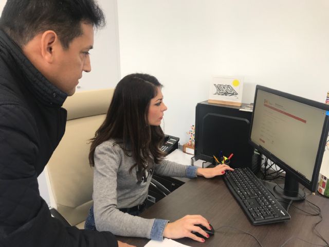 El Ayuntamiento reclama que se solucionen los retrasos para que los extranjeros residentes en Lorca puedan renovar sus números de identificación - 1, Foto 1