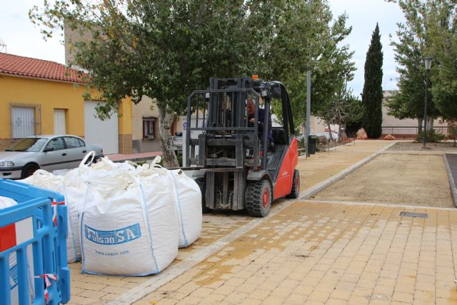 Mejoras del rea de juegos infantiles del jardn Miguel de Cervantes, Foto 2