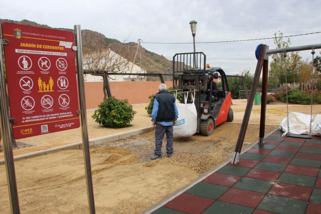 Mejoras del rea de juegos infantiles del jardn Miguel de Cervantes, Foto 3